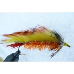 MUSQUARO DANCING FLY STREAMER.